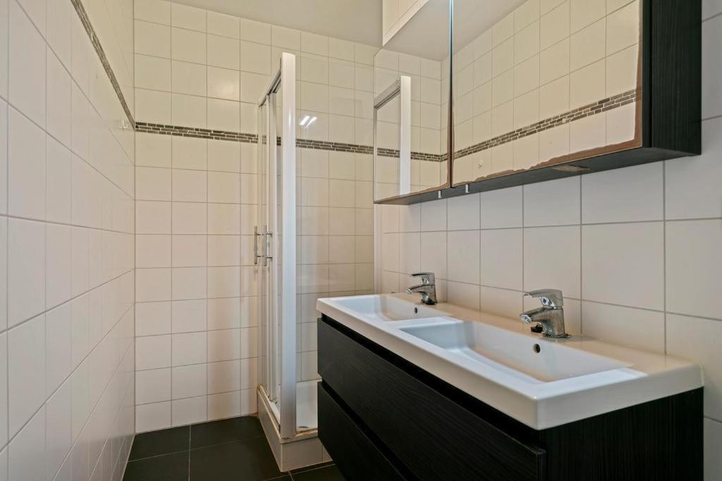 Apartment In Heart Of Brussel City With Balcony View Bruxelas Exterior foto